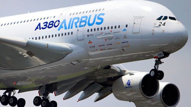 Как Airbus совершил срочную аварийную посадку? (ВИДЕО)