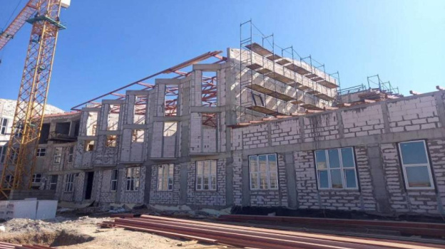 Большую общеобразовательную школу строят в микрорайоне Евпатории