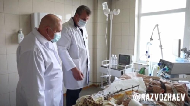 Раненный осколками украинской ракеты севастополец находится в реанимации