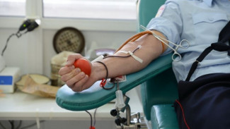 Крымский полицейский сдал кровь для роженицы и спас ей жизнь 