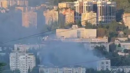 В Ялте на улице Свердлова загорелось хозстроение