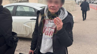 В Севастополе задержали женщину, которая грела ноги на Вечном огне