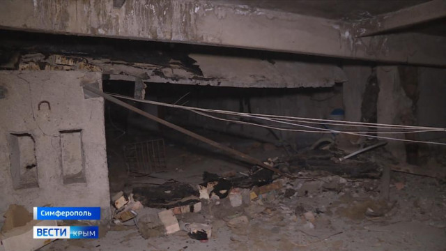 Бетонная плита рухнула в многоэтажке Симферополя