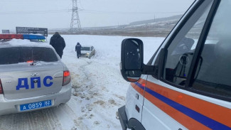 За утро из снежных заносов в Крыму эвакуировали 20 автомобилей  