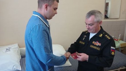 Командующий Черноморским флотом наградил морских пехотинцев из Севастополя