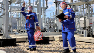 В Крыму наградили работников энергетической отрасли