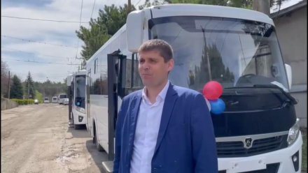 Два новейших автобуса передали Черноморскому району