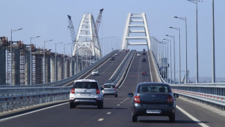 Украинцы едут на полуостров, чтобы прикоснуться к Крымскому мосту