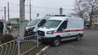 Три медика пострадали при столкновении «скорой» с микроавтобусом в Симферополя