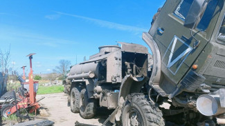 Крымчане ремонтируют поврежденную военную технику