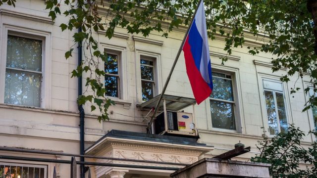 В Киеве напали на автомобили российских дипломатов