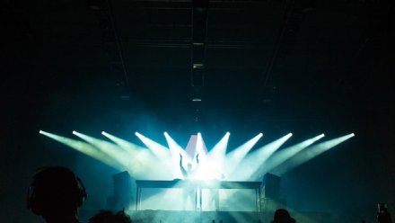 На крымском курорте транслировали клип с символикой «Азова»*