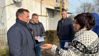 Премьер-министр Крыма проверил дома в Первомайском районе