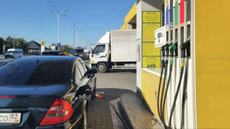 В Крыму стоимость бензина АИ-92 удалось снизить до 100 рублей за литр