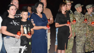 В Евпатории прошла акция в память жертв Беслана "Зажгите свечу"