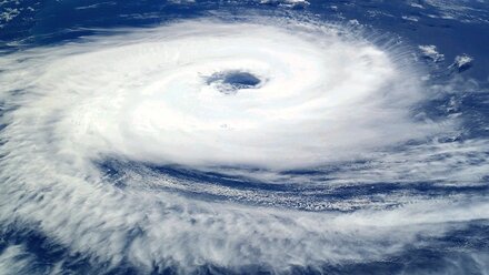 Ураган до 35 м/с накроет Крым в ближайшие часы