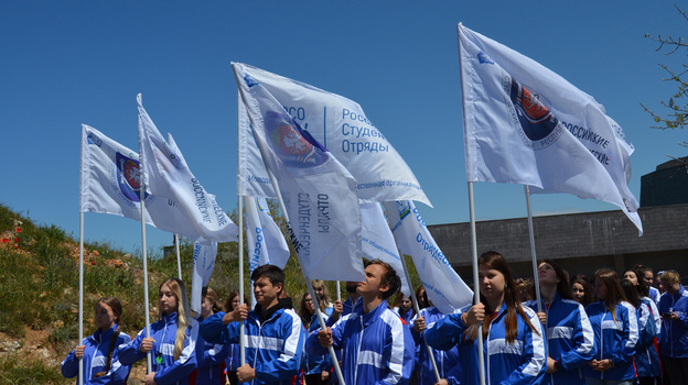 Более 500 школьников и студентов в Крыму участвовали в акции «Десант Победы»