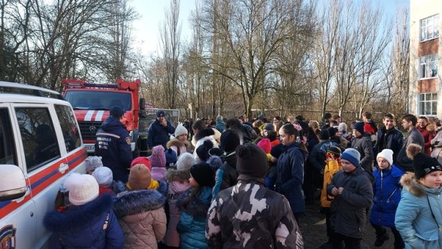 В Нижнегорском районе «загорелась» школа