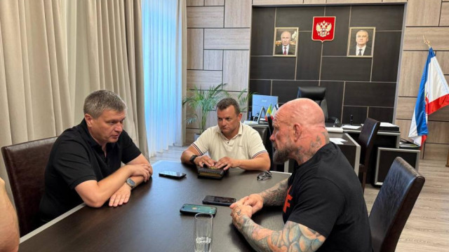 Джефф Монсон собирается организовать в Евпатории бесплатную школу единоборств для детей