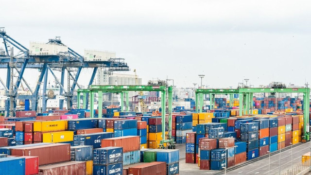 Беларусь будет экспортировать товары через порты Крыма