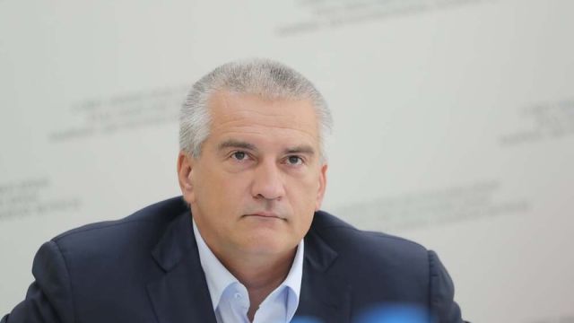Глава Крыма поручил разобраться с «сепаратистами»