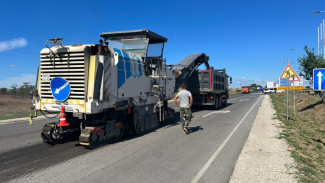 Под Евпаторией завершается ремонт дороги регионального значения