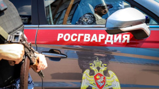 Мужчина стрелял из электрошокера в работников отеля в Ялте