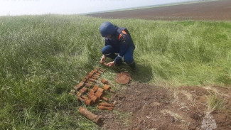 50 взрывоопасных предметов различного калибра нашли сотрудники МЧС в Ленинском районе