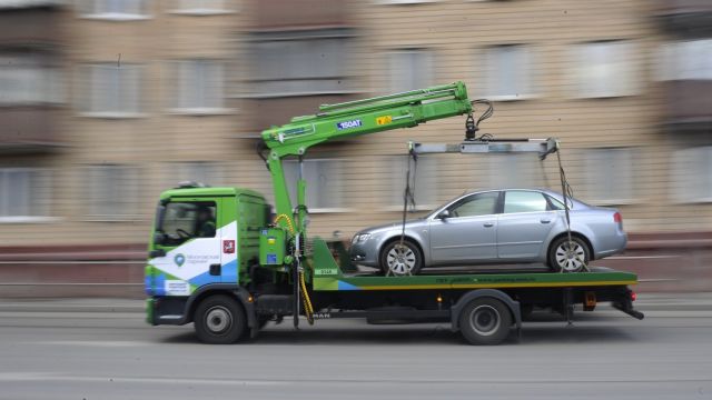 С начала года в некоторых городах Крыма подорожает эвакуация авто
