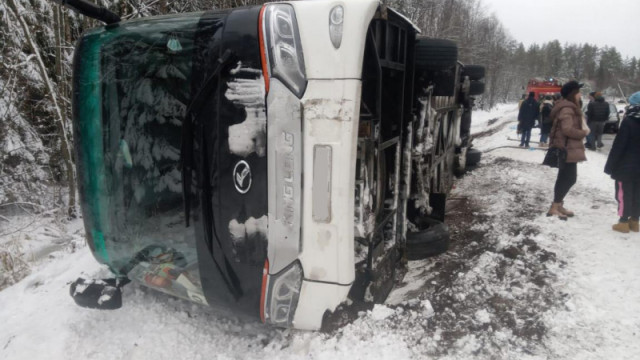 Автобус со студентами из Севастополя опрокинулся в Карелии