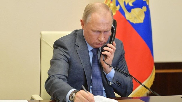 Аксёнов по телефону доложил Путину обстановку в Крыму