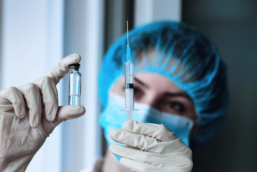 Стало известно, кого вакцинируют от COVID-19 в Крыму в первую очередь