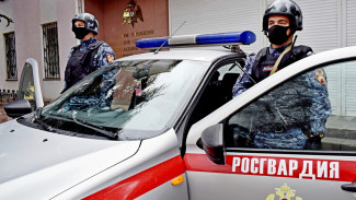 В Симферополе пьяный дебошир напал на росгвардейцев во время задержания 