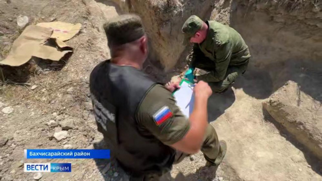 Специалисты Следственного комитета России приоткрыли завесу тайны и рассказали о своей работе на крымской земле.