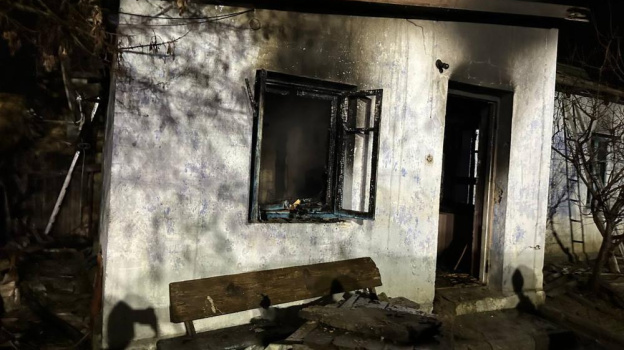 Следователи проводят проверку по факту гибели двух жителей Евпатории на пожаре