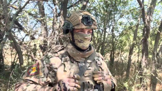 Операторы FPV-дронов группировки войск «Днепр» уничтожают вражеские объекты точными ударами.