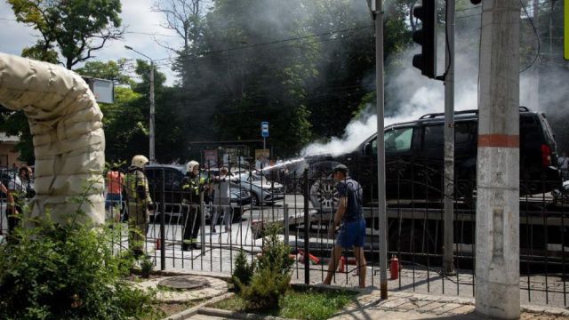 В Симферополе на дороге самовозгорелся автомобиль