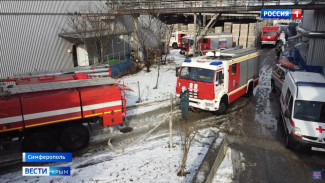 Спасатели отработали тушение пожара в промзоне Симферополя
