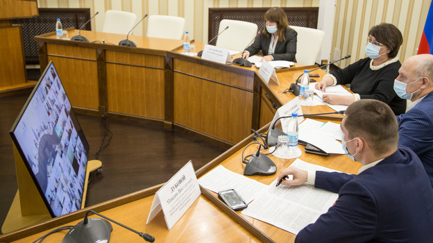 Новую систему оплаты труда бюджетников введут в Крыму