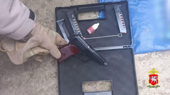 В Крыму полиция пресекла незаконную продажу пистолета Макарова с глушителем и патронами