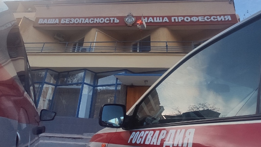 В Севастополе росгвардейцы в общественном транспорте задержали  двух пьяных дебоширов
