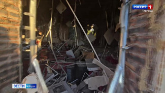 В результате ночной атаки в поселке Форос пострадал актовый зал средней школы имени Терлецкого