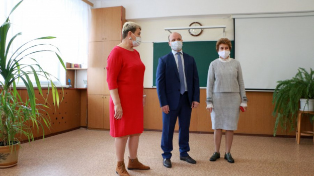 Школьники Севастополя вернутся к учёбе после длинных каникул