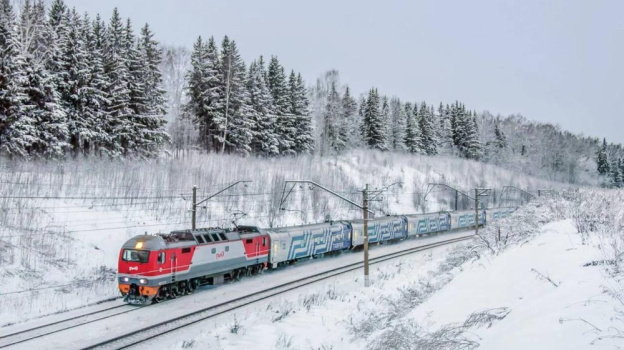 После ночной приостановки движения на Крымском мосту в пути задерживаются 12 поездов «Таврия»