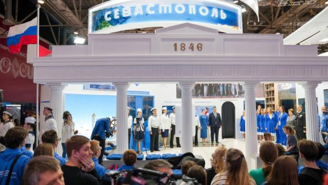 Стенд Севастополя доставят в город после завершения форума «Россия