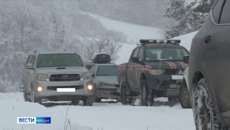 Автомобили на плато Ай-Петри пропускают после проверки