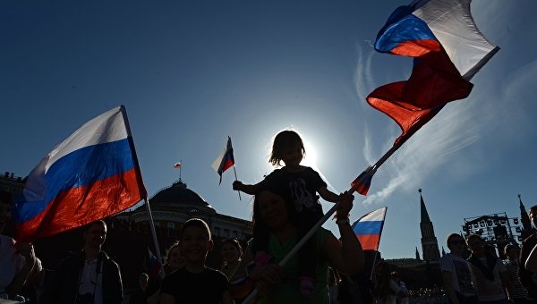 В Крыму вместе с Почётной грамотой Совмина будут вручать флаг