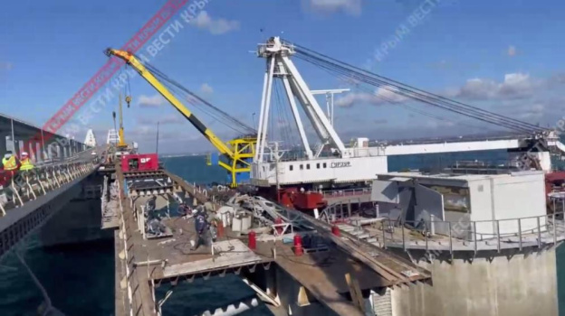 Восстановительные работы на Крымском мосту идут круглосуточно