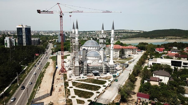 Путин поручил ускорить строительство Соборной мечети в Симферополе