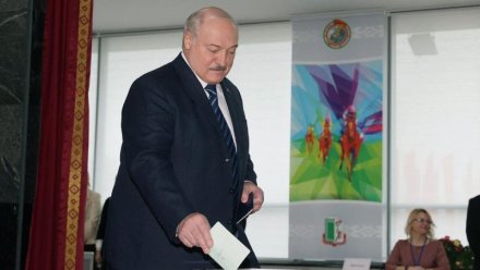Лукашенко: страны запада кулуарно признают Крым частью России 